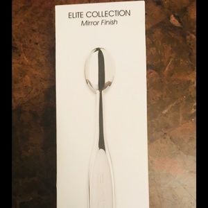 Artís Oval Foundation Brush #6